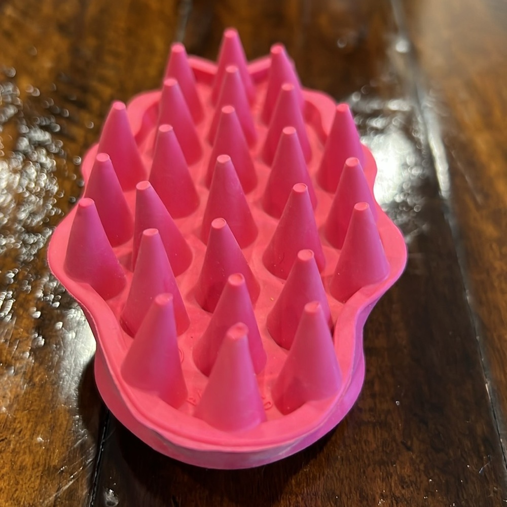 KONG Zoom Groom pet brush